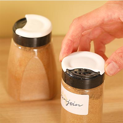 Unique design clear 6oz plastic seasoning jars with adjustable lids for kitchen