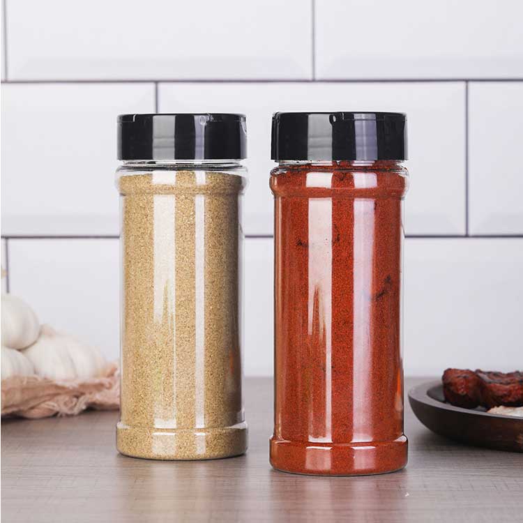 Wholesale clear 8oz plastic salt and pepper shaker with flip lids for kitchen seasoning storage