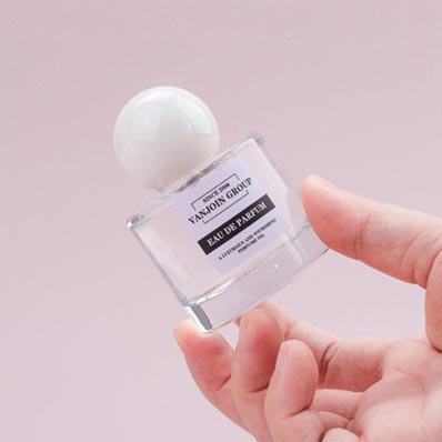 Wholesale refillable 50ml glass transparent perfume bottle with ball cap