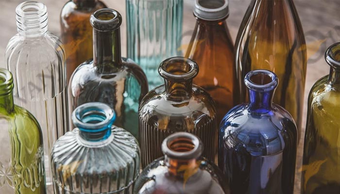 Glass vs. Plastic: Which Is Better for Packaging