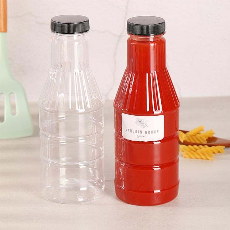 Wholesale clear 360ml plastic chilli sauce bottle with lid