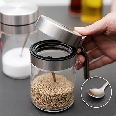 Refillable stainless steel sealed 300ml glass salt shakers with spoons for kitchen