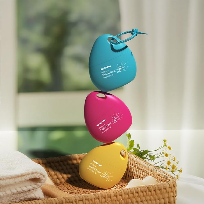 Refillable Plastic Travel Bottle with Keychain, Portable Leakproof Empty Plastic Bottles for Creams, Lotion, Foundation, Shampoo, Conditioner